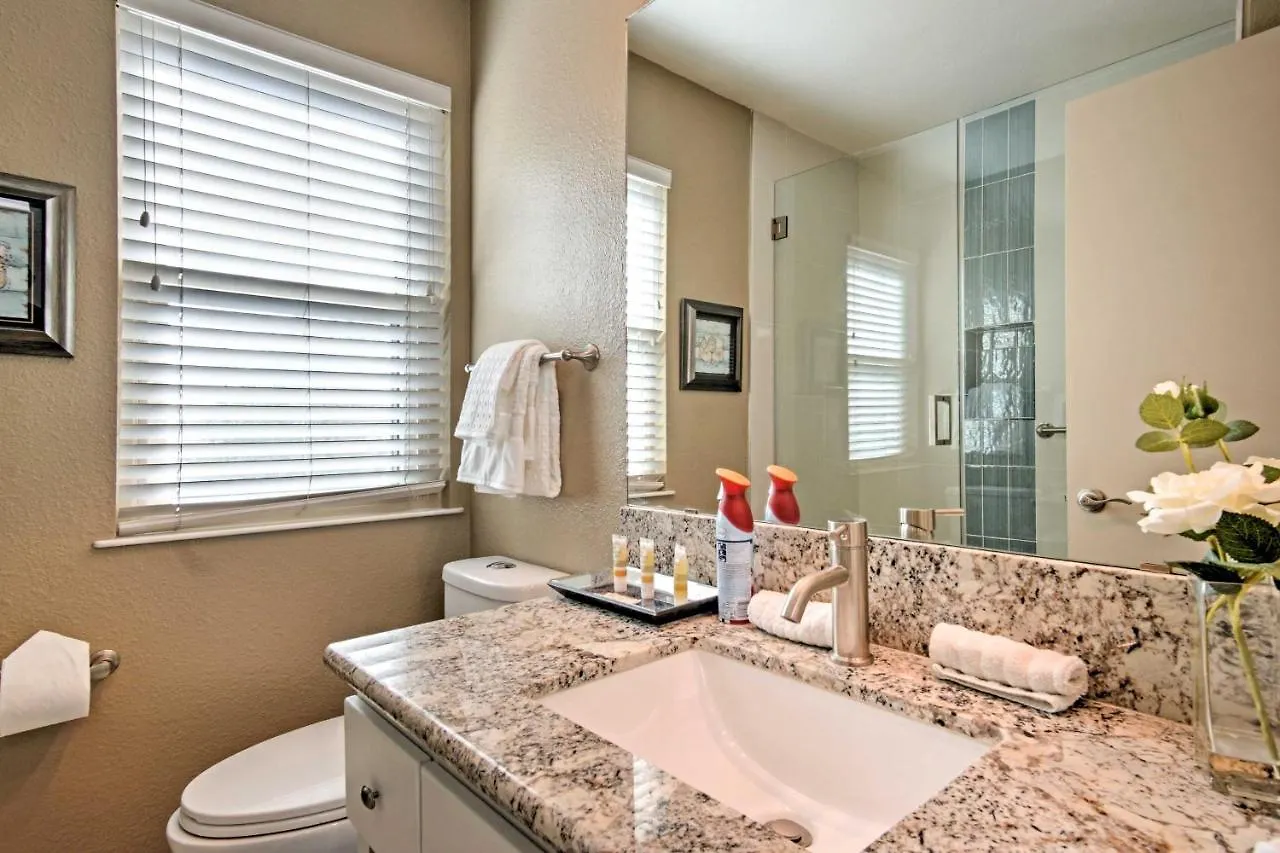 Stunning Home With Private Oasis - 1 Half Mile To Strip Las Vegas